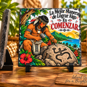 Motivación Taína Slate con figura tallando piedra y paisaje tropical de Puerto Rico